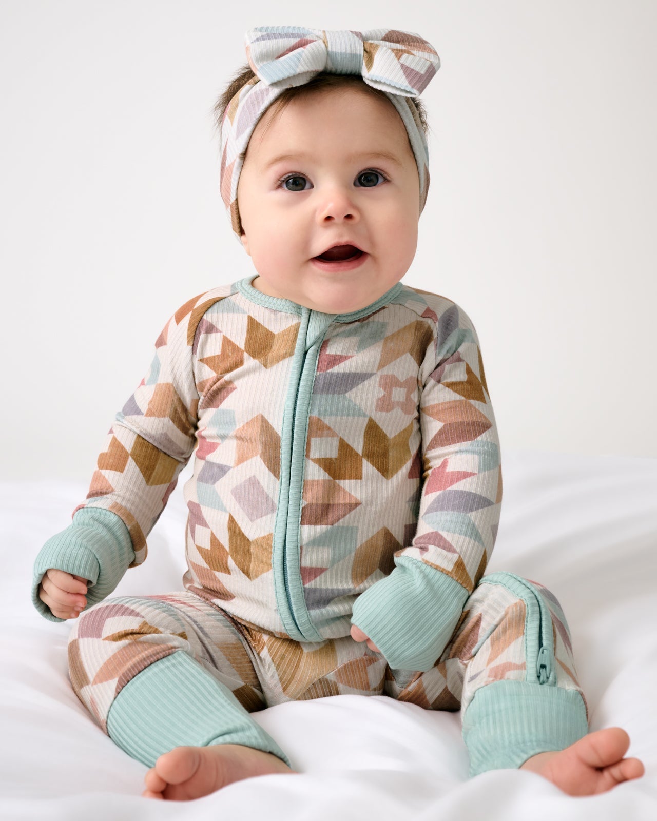 Kaleidoscope Dreams Ribbed Luxe Bow Headband
