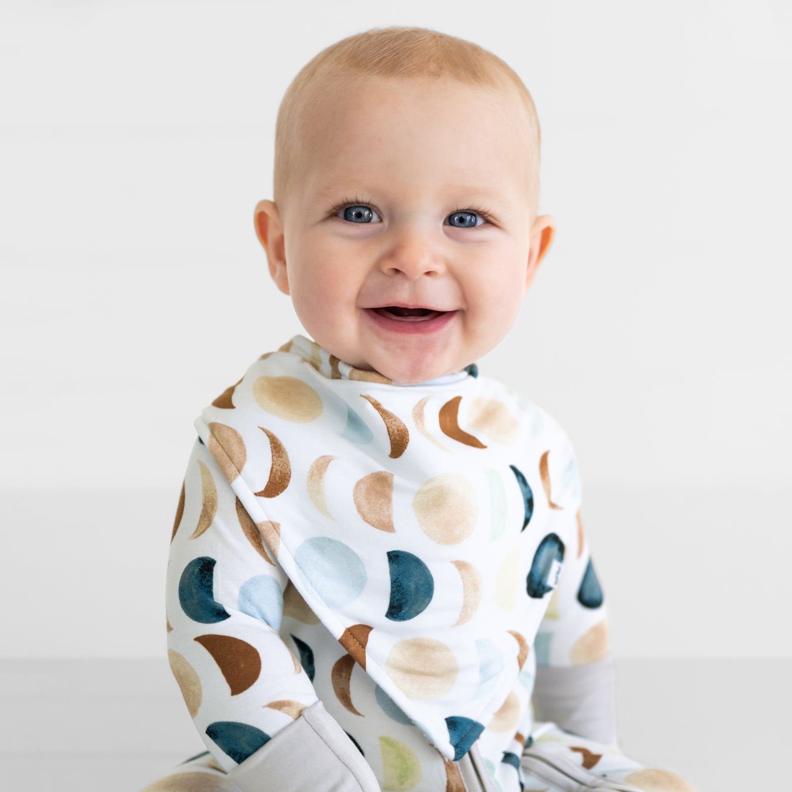 Luna Neutral Bandana Bib
